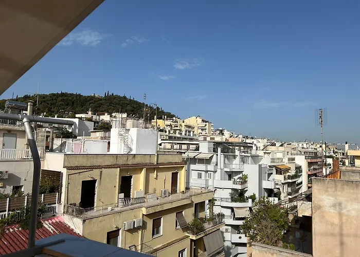 Cozy In Lycabettus Hills